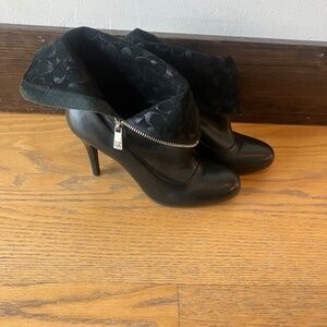Womens Signature Coach Boots, Mackenna Black Leather
